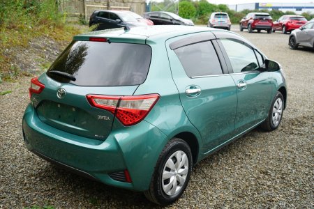 2017 Toyota Vitz - photo 5