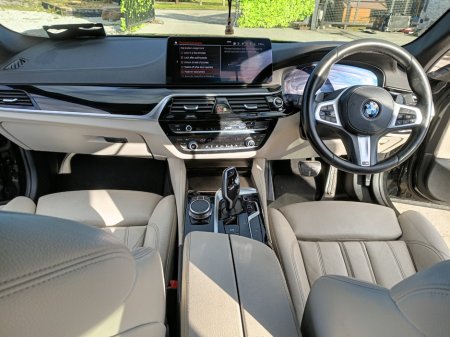 2021 BMW 5-Series - photo 9