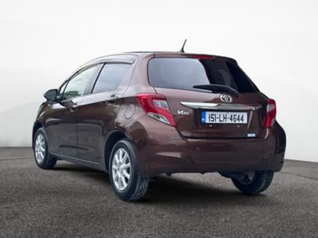 2015 Toyota Vitz - photo 5