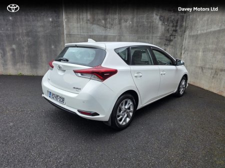 2015 Toyota Auris - photo 2