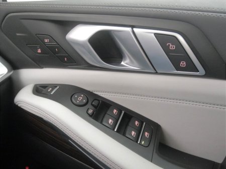 2025 BMW X5 - photo 21