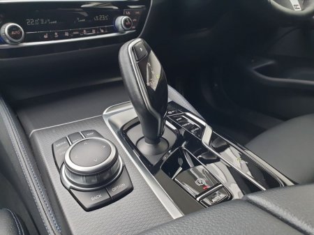 2022 BMW 5-Series - photo 10