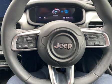2025 Jeep Avenger - photo 25