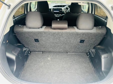 2020 Toyota Vitz - photo 9