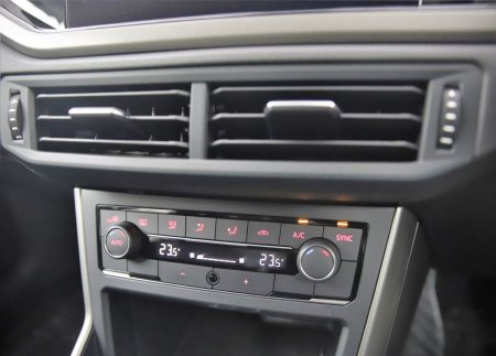 2021 Volkswagen Polo - photo 24