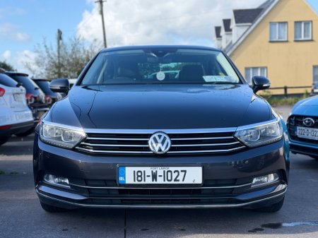 2018 Volkswagen Passat - photo 2