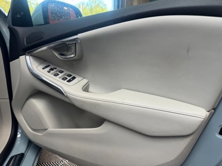 2018 Volvo V40 - photo 17