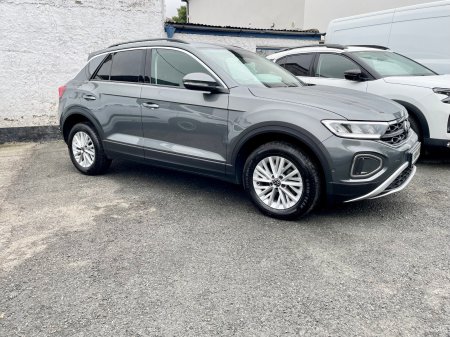 2023 Volkswagen T-Roc - photo 2