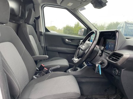 2024 Ford Transit Courier - photo 17