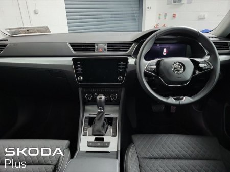 2025 Skoda Superb - photo 2