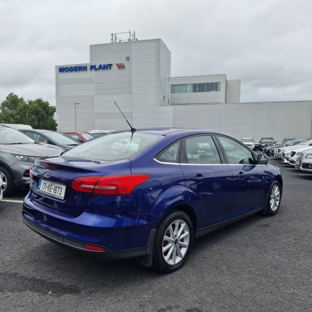 2017 Ford Focus - photo 2