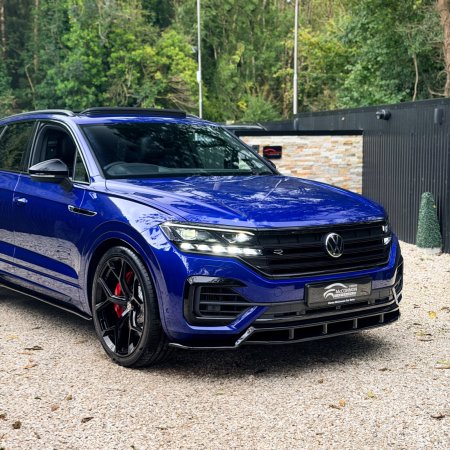 2023 Volkswagen Touareg - photo 2
