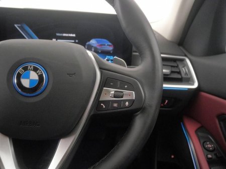 2024 BMW 3-Series - photo 18