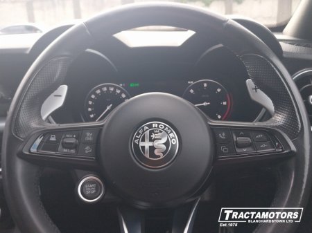 2024 Alfa Romeo Stelvio - photo 22