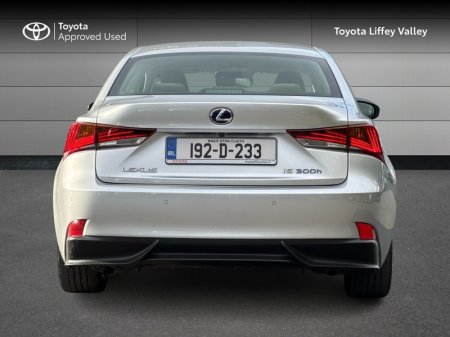 2019 Lexus IS - photo 4