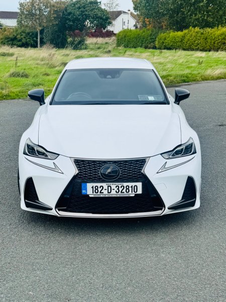 2018 Lexus IS - photo 2