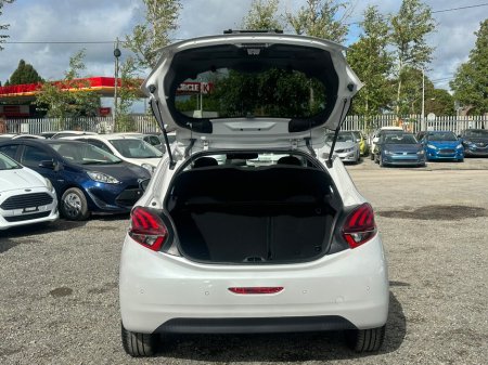 2017 Peugeot 208 - photo 9