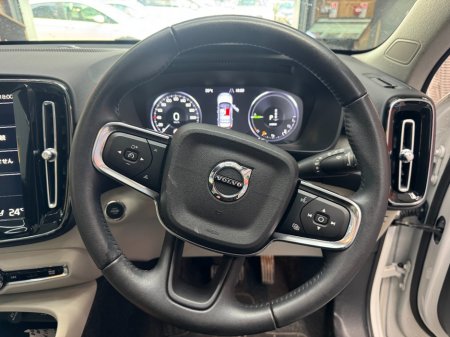 2021 Volvo XC40 - photo 9