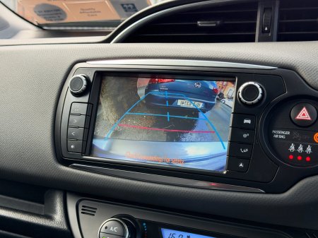 2015 Toyota Yaris - photo 17