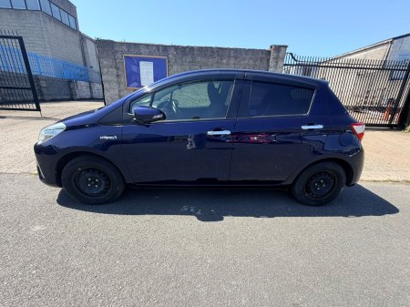 2019 Toyota Vitz - photo 3