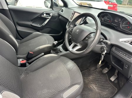 2016 Peugeot 208 - photo 24