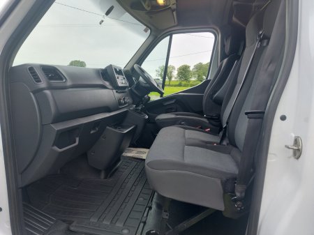 2021 Nissan NV400 - photo 16