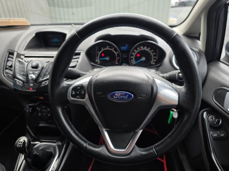 2014 Ford Fiesta - photo 17