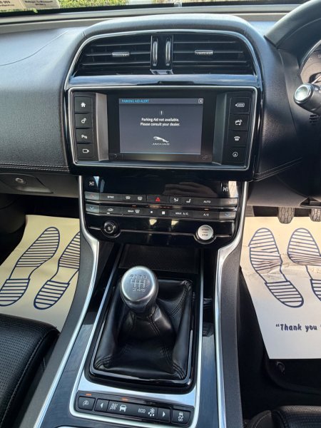 2016 Jaguar XE - photo 23