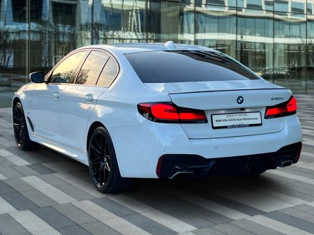 2021 BMW 5-Series - photo 8