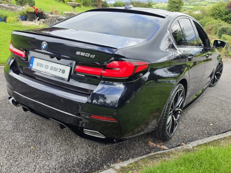 2022 BMW 5-Series - photo 3