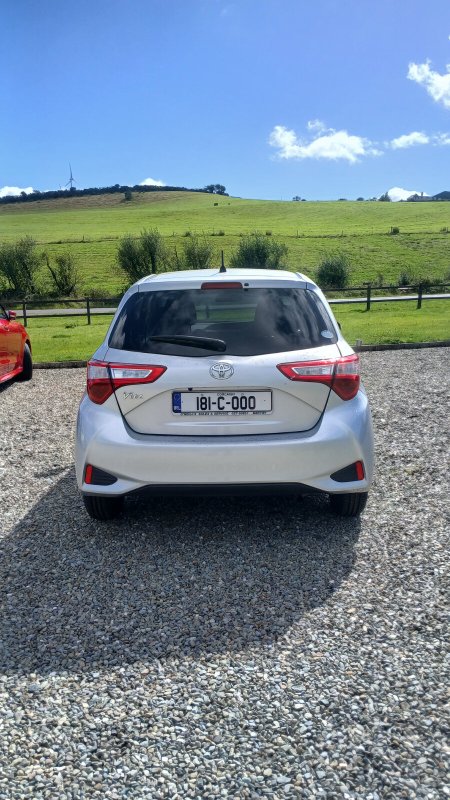 2018 Toyota Vitz - photo 7