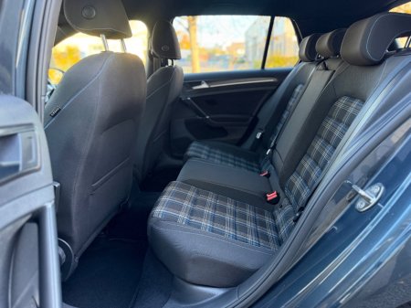 2020 Volkswagen Golf - photo 14