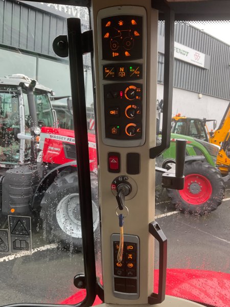 2014 Massey Ferguson MF 5612 - photo 7