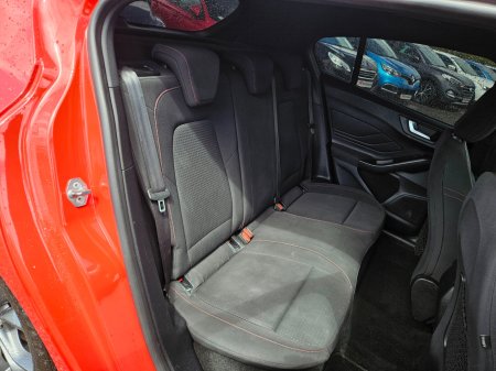 2018 Ford Focus - photo 14