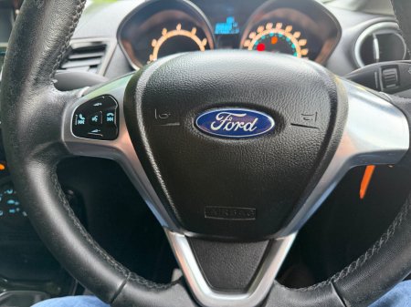 2015 Ford Fiesta - photo 10