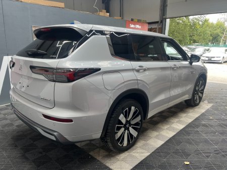 2024 Mitsubishi Outlander - photo 6