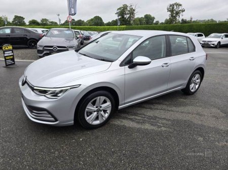 2022 Volkswagen Golf - photo 2