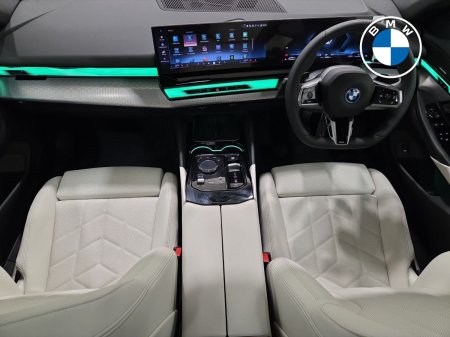 2026 BMW 5-Series - photo 4