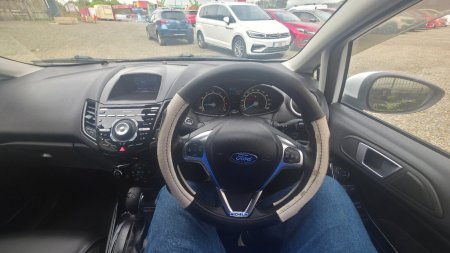 2016 Ford Fiesta - photo 16