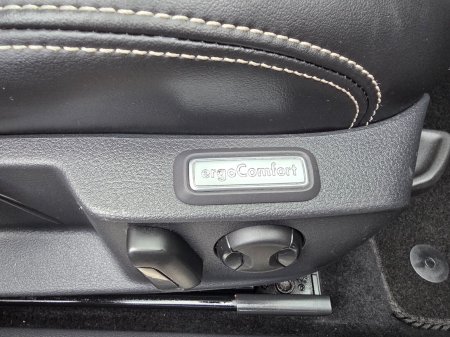 2022 Volkswagen Passat - photo 11