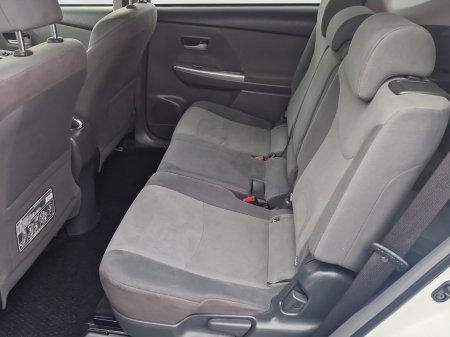 2013 Toyota Prius - photo 17