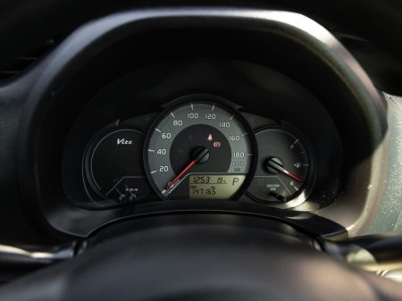 2017 Toyota Vitz - photo 11