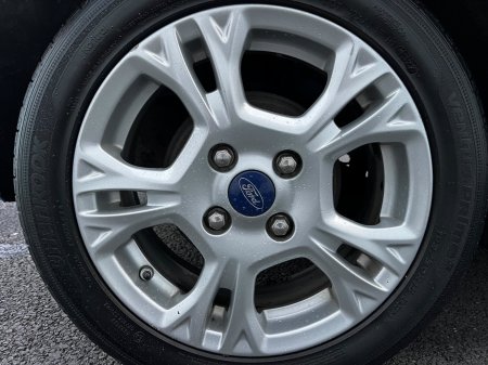 2015 Ford Fiesta - photo 26