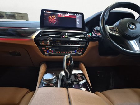 2022 BMW 5-Series - photo 14
