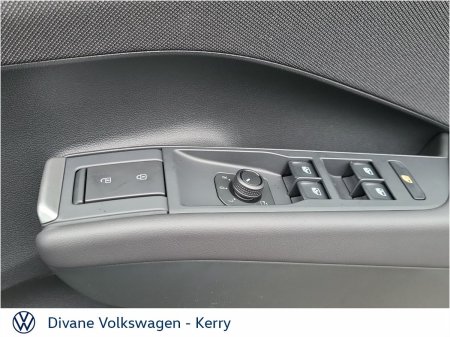 2027 Volkswagen T-Roc - photo 17