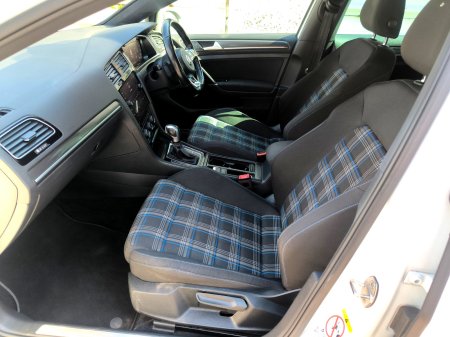 2020 Volkswagen Golf - photo 12
