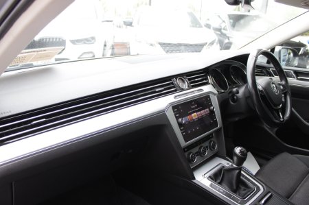 2019 Volkswagen Passat - photo 20