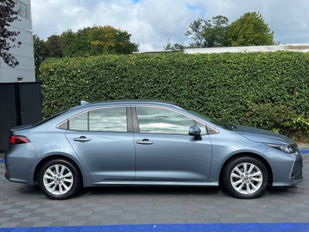 2023 Toyota Corolla - photo 2
