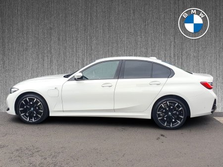 2025 BMW 3-Series - photo 3