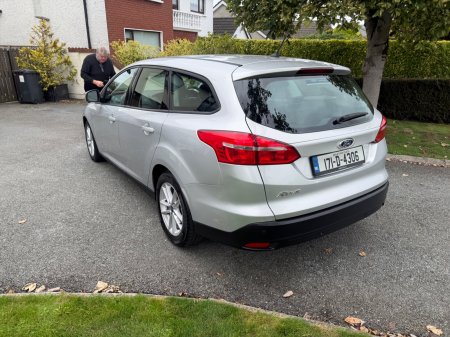 2017 Ford Focus - photo 2